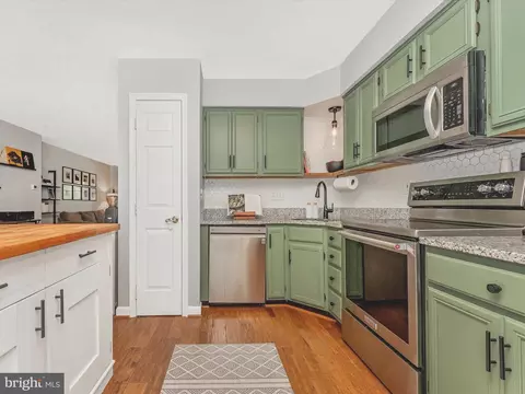 Kitchen - 6327 Towncrest Ct, Frederick, MD 21703 photo 2 of 4