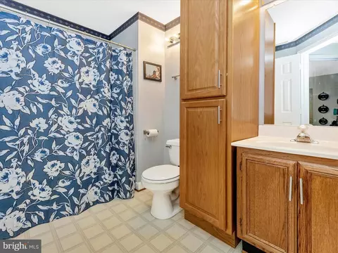 Bath - 6327 Towncrest Ct, Frederick, MD 21703 photo 4 of 4