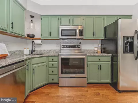 Kitchen - 6327 Towncrest Ct, Frederick, MD 21703 photo 3 of 4
