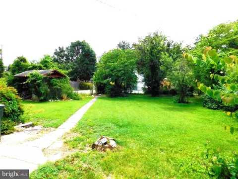 Exterior - 704 Fairview Ave, Frederick, MD 21701 photo 5 of 7
