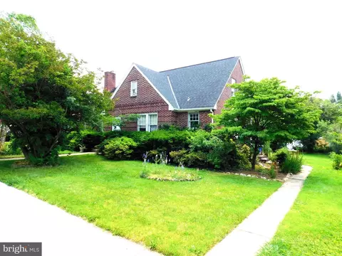 Exterior - 704 Fairview Ave, Frederick, MD 21701 photo 2 of 7