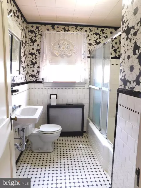 Bath - 704 Fairview Ave, Frederick, MD 21701 photo 1 of 1