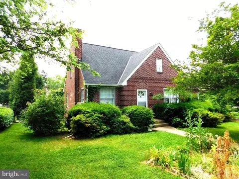 Exterior - 704 Fairview Ave, Frederick, MD 21701 photo 3 of 7