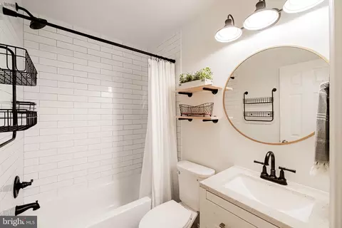 Bath - 514 Lancaster Pl #514, Frederick, MD 21703 photo 3 of 3