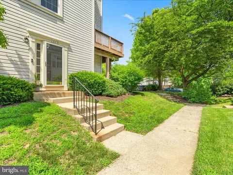 2628 N N Everly Drive Apt 5 5 Dr #5 5, Frederick, MD 21701 photo 2