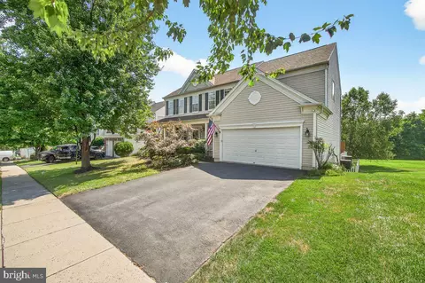 16 Jeffrey Ln, Brunswick, MD 21758