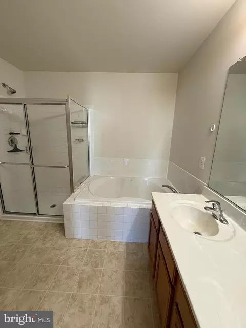 Bath - 103 Whiskey Crk, Frederick, MD 21702 photo 1 of 3