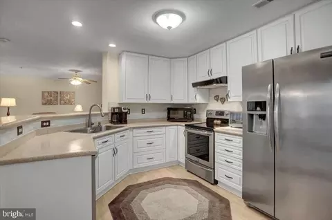 Kitchen - 2501 Coleridge Dr #2D, Frederick, MD 21702 photo 3 of 4