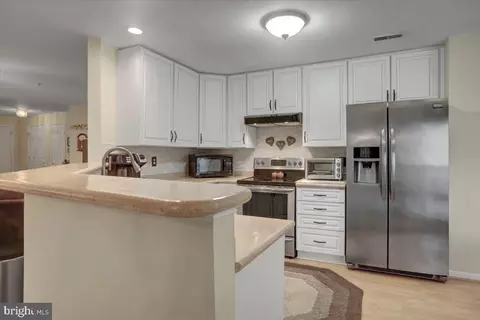 Kitchen - 2501 Coleridge Dr #2D, Frederick, MD 21702 photo 2 of 4