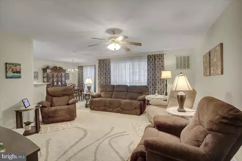 Living - 2501 Coleridge Dr #2D, Frederick, MD 21702 photo 2 of 2