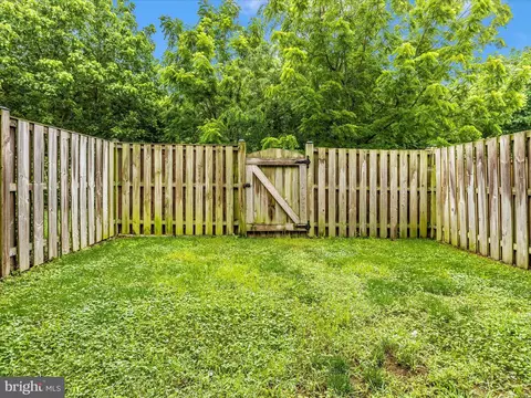 Exterior - 9657 Bothwell Ln, Frederick, MD 21704 photo 6 of 9