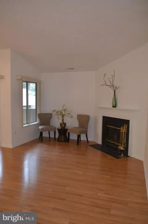 Living - 2137 Wainwright Ct #2D, Frederick, MD 21702 photo 2 of 4
