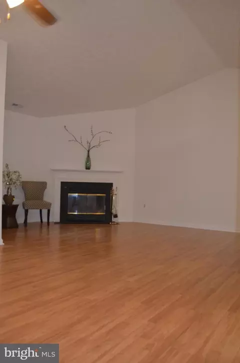 Living - 2137 Wainwright Ct #2D, Frederick, MD 21702 photo 4 of 4