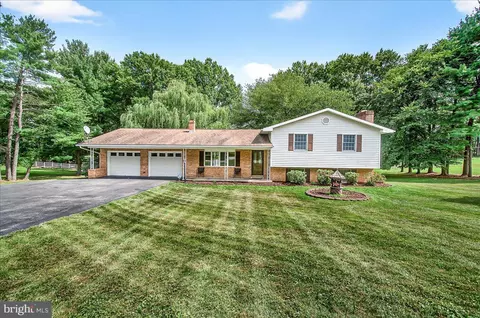 6232 White Oak Dr, Frederick, MD 21701