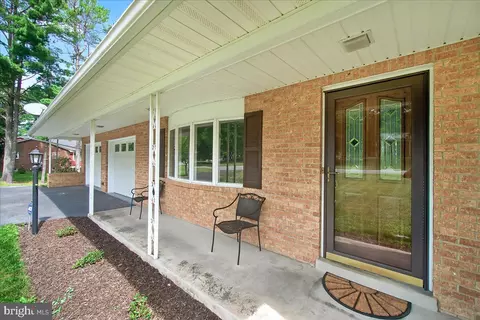 Exterior - 6232 White Oak Dr, Frederick, MD 21701 photo 4 of 11