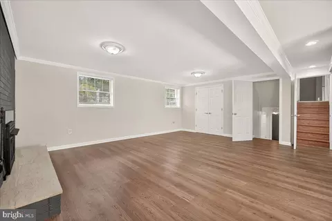 Living - 6232 White Oak Dr, Frederick, MD 21701 photo 8 of 8
