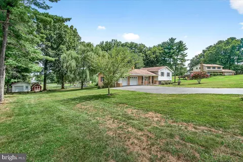 Exterior - 6232 White Oak Dr, Frederick, MD 21701 photo 2 of 11