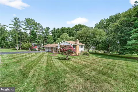 Exterior - 6232 White Oak Dr, Frederick, MD 21701 photo 7 of 11
