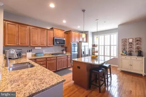 6391 Walcott Ln, Frederick, MD 21703 photo 2