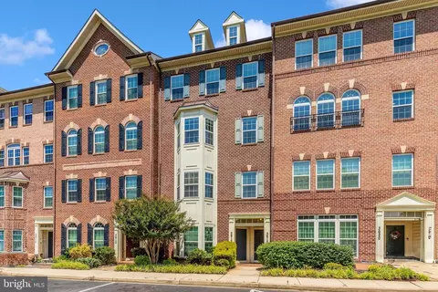 3618 Holborn Pl, Frederick, MD 21704
