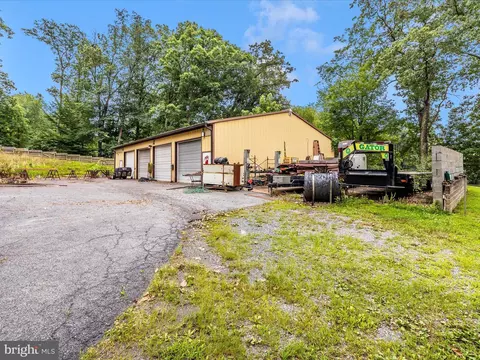 Exterior - 6047 Quinn Rd, Frederick, MD 21701 photo 6 of 12