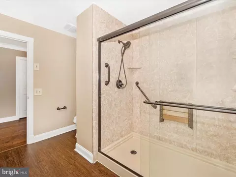 Bath - 6047 Quinn Rd, Frederick, MD 21701 photo 3 of 5