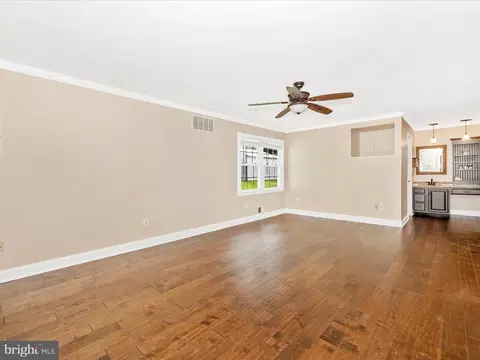 Living - 6047 Quinn Rd, Frederick, MD 21701 photo 10 of 11