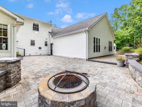Exterior - 6047 Quinn Rd, Frederick, MD 21701 photo 4 of 12