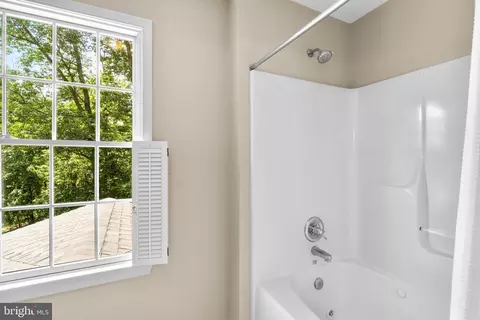 Bath - 7341 Kehne Rd, Frederick, MD 21702 photo 2 of 6