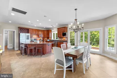 Dining - 7341 Kehne Rd, Frederick, MD 21702 photo 4 of 5