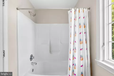 Bath - 7341 Kehne Rd, Frederick, MD 21702 photo 5 of 6