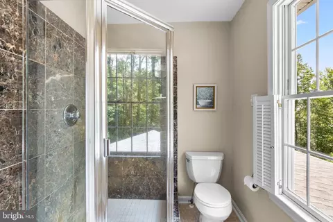 Bath - 7341 Kehne Rd, Frederick, MD 21702 photo 3 of 6