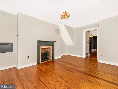 Living - 35 E 5th St, Frederick, MD 21701 photo 4 of 8