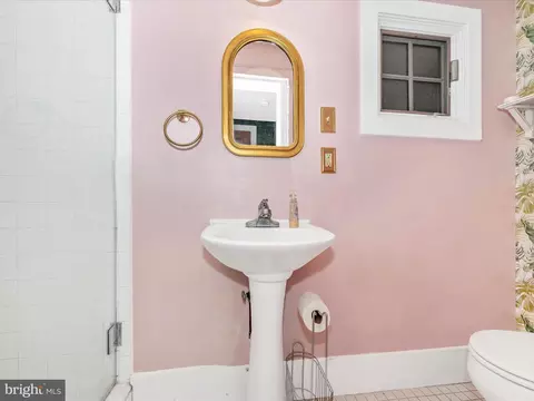 Bath - 35 E 5th St, Frederick, MD 21701 photo 2 of 4