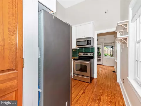 Entry Way - 35 E 5th St, Frederick, MD 21701 photo 3 of 7