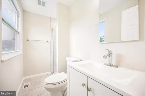 Bath - 1798 Amber Ct, Frederick, MD 21702 photo 1 of 2