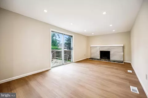 Living - 1798 Amber Ct, Frederick, MD 21702 photo 5 of 6