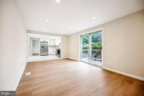Living - 1798 Amber Ct, Frederick, MD 21702 photo 6 of 6