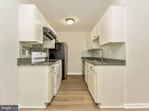 Kitchen - 5803 G Oleander Pl #424, Frederick, MD 21703 photo 1 of 5