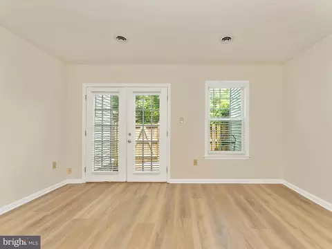 Living - 5803 G Oleander Pl #424, Frederick, MD 21703 photo 6 of 6