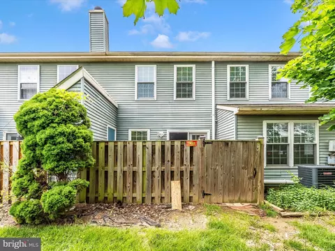 Exterior - 5803 G Oleander Pl #424, Frederick, MD 21703 photo 6 of 12