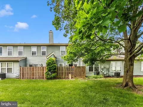 Exterior - 5803 G Oleander Pl #424, Frederick, MD 21703 photo 9 of 12