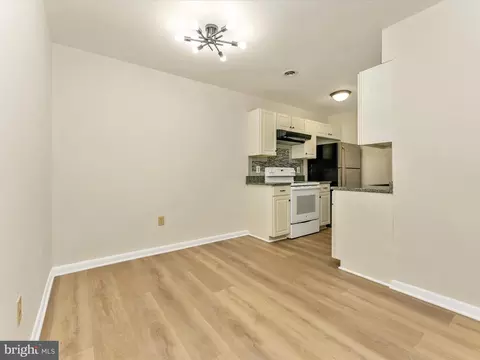 Dining - 5803 G Oleander Pl #424, Frederick, MD 21703 photo 2 of 2