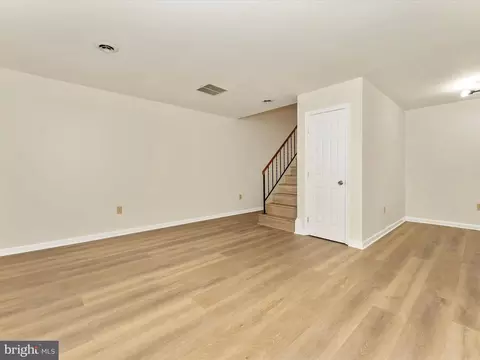 Living - 5803 G Oleander Pl #424, Frederick, MD 21703 photo 4 of 6