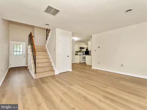 Living - 5803 G Oleander Pl #424, Frederick, MD 21703 photo 3 of 6