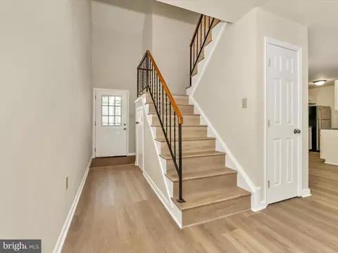 Entry Way - 5803 G Oleander Pl #424, Frederick, MD 21703 photo 2 of 3