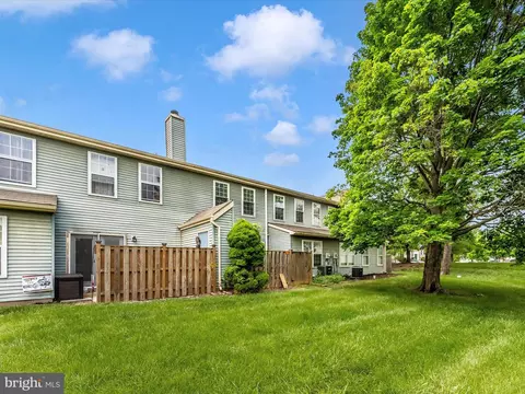 Exterior - 5803 G Oleander Pl #424, Frederick, MD 21703 photo 8 of 12