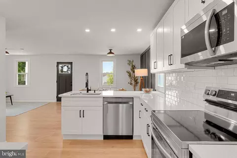 Kitchen - 25 E C St, Brunswick, MD 21716 photo 5 of 5