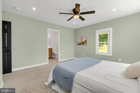 Bedroom - 25 E C St, Brunswick, MD 21716 photo 1 of 5