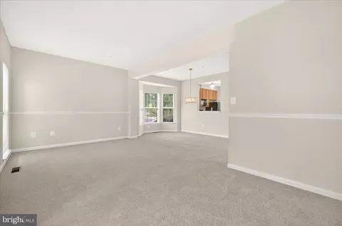 Living - 2000 Sumner Dr, Frederick, MD 21702 photo 4 of 6